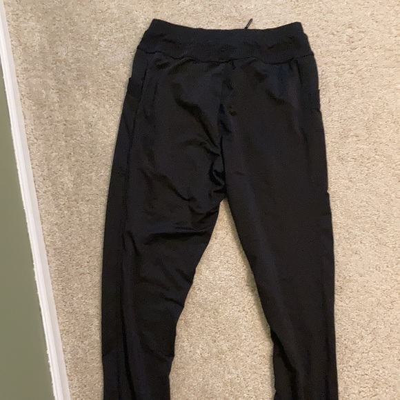 32 degrees size small black jogger. - Picture 2 of 6